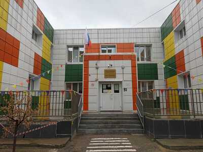 2 корпус: г. Сургут, пр. Пролетарский, 20/1 . В корпусе функционирует 13 групп для воспитанников от 1,5 до 7 лет.